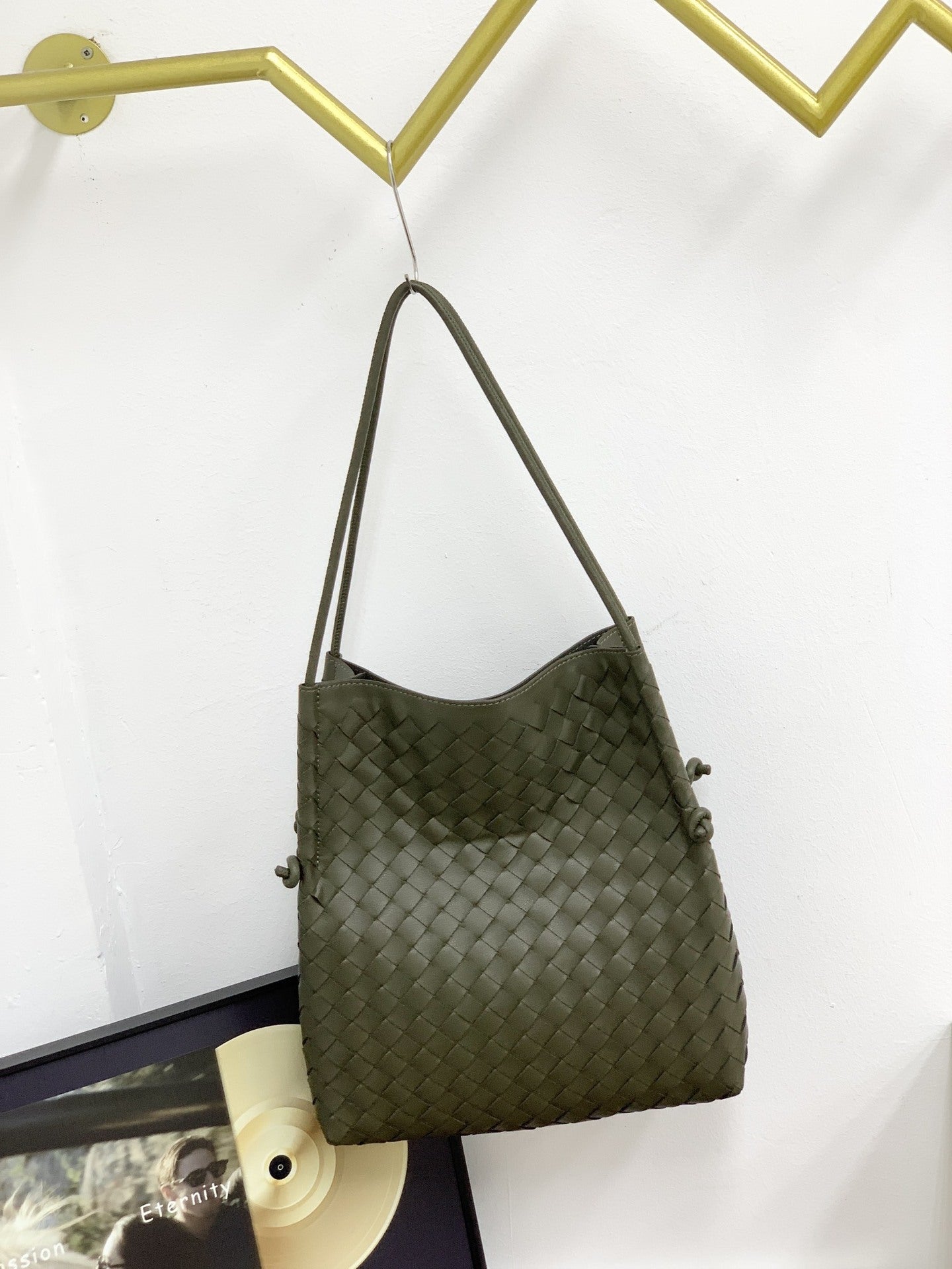 2024春夏季新款牛皮女包菜篮子编织大容量单肩斜挎手提包包编织女