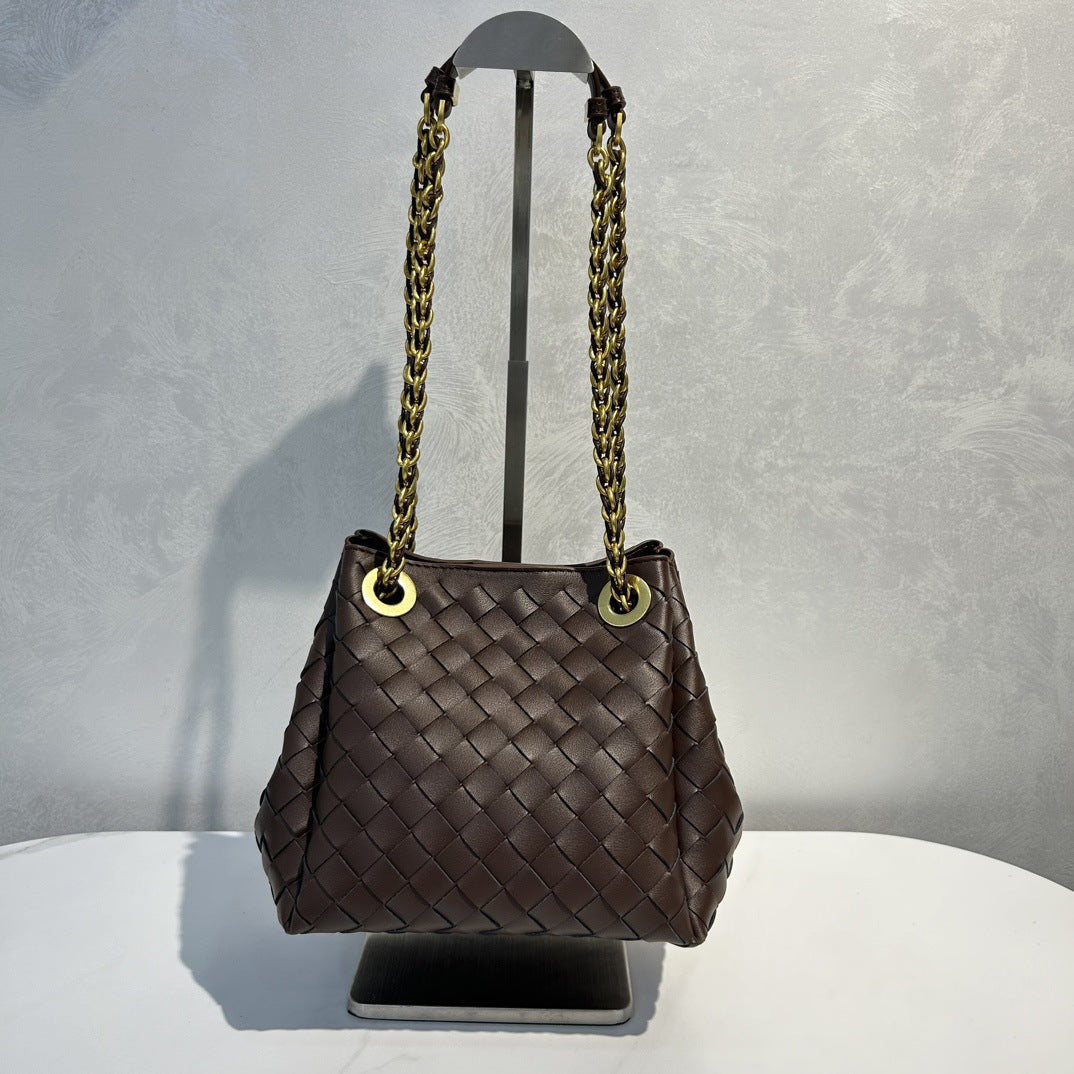 2025新款女士链条降落伞包纯手工真皮编织包百搭通勤单肩斜挎包潮