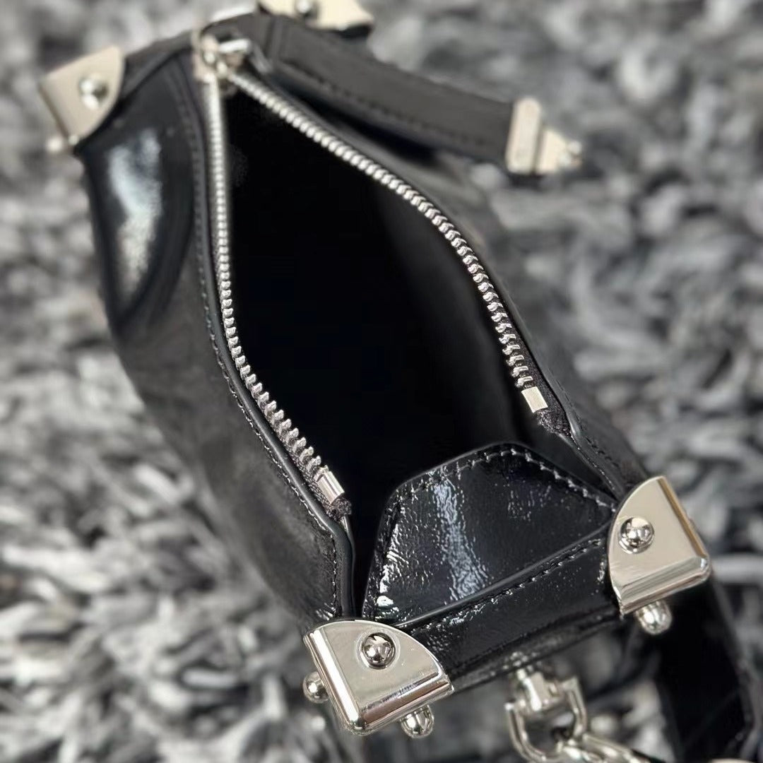 2024真皮手拎盒子包手抓纹褶皱油蜡头层牛皮铆钉机车包斜挎潮酷包