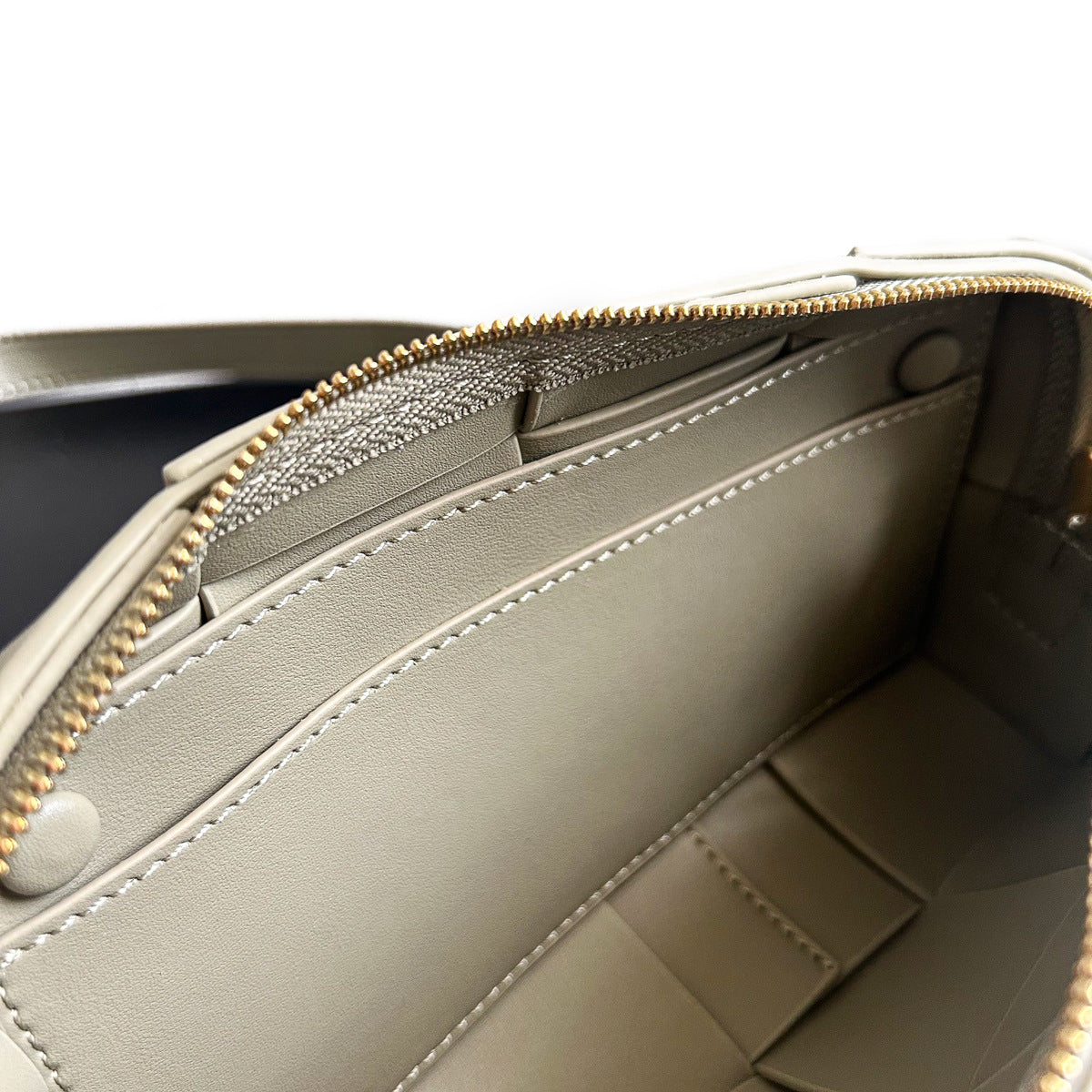 高级感包包女春夏百搭2023新款时尚单肩斜挎包流行爆款编织枕头包