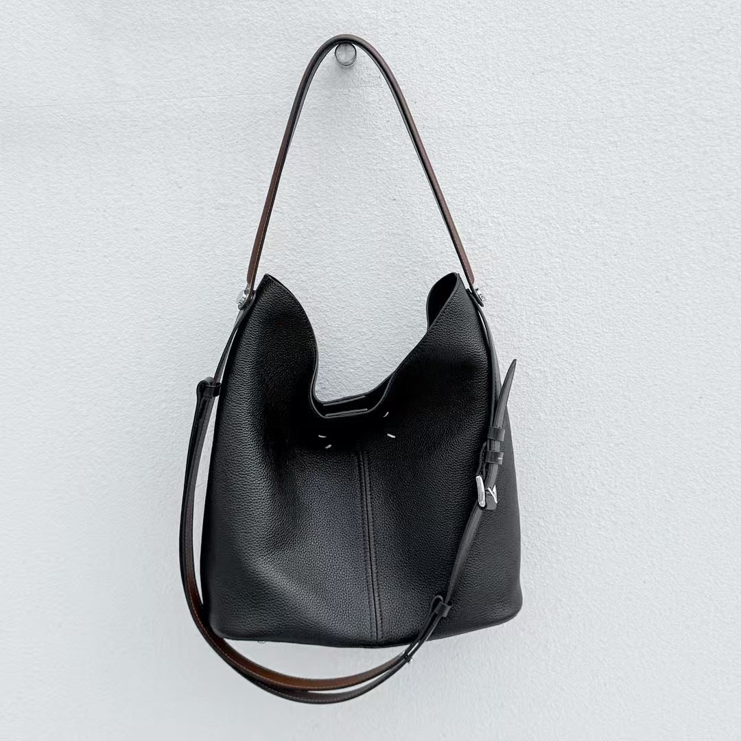 2025新款白色水桶包女斜挎头层真牛皮单肩大容量斜挎托特通勤包