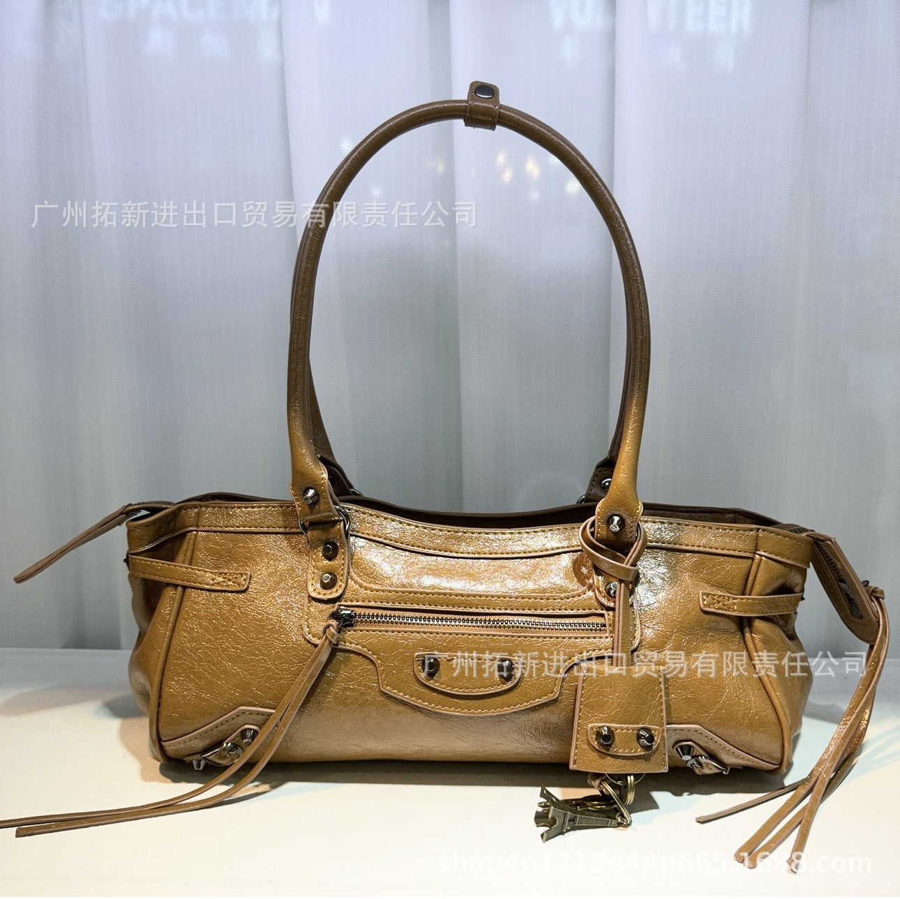 跨境新爆款B家lecity横款法棍铆钉流苏单肩包手提包包时髦简约女