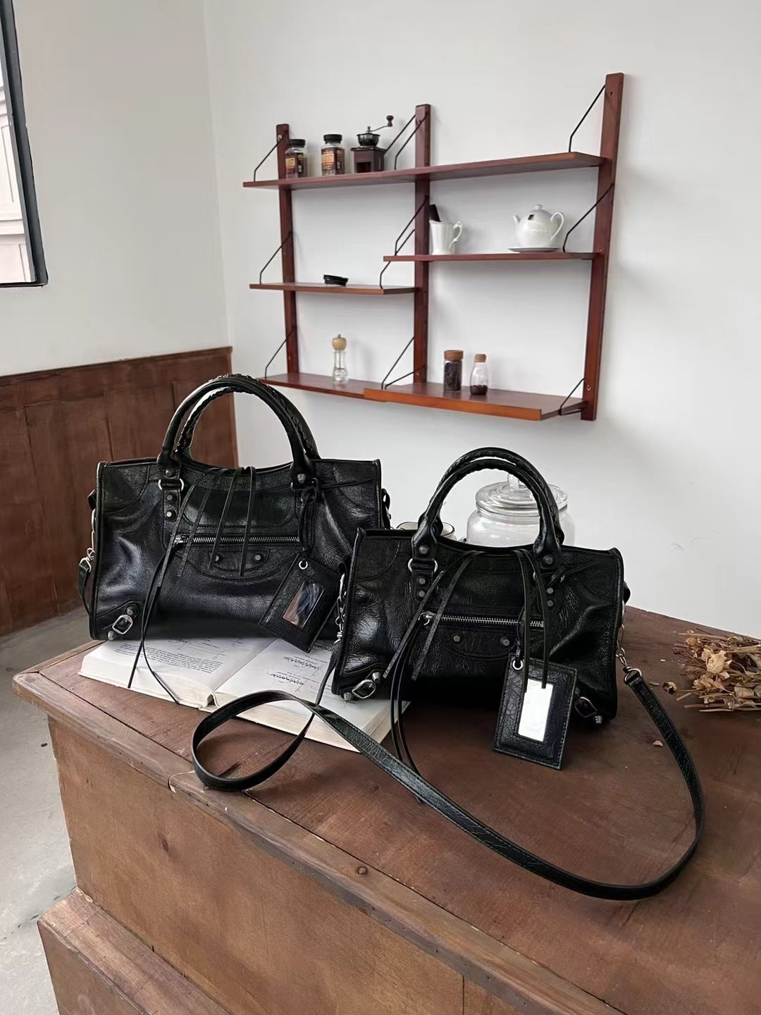 复古黑色手提机车包包女2024新款高级感时尚辣妹女小众单肩斜挎包