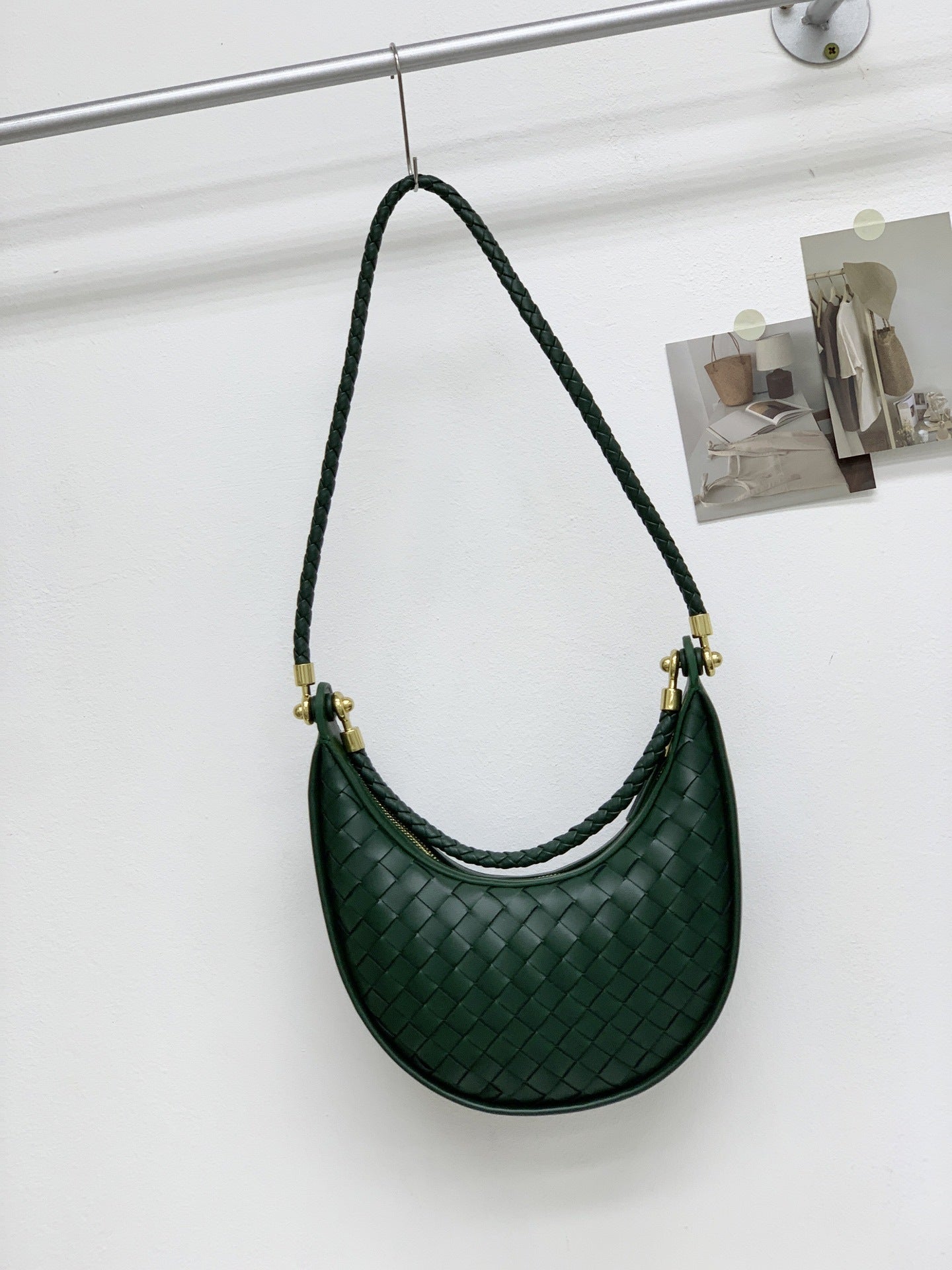 网红爆款编织纹真皮腋下包女百搭2025春季新款牛皮单肩斜跨饺子包