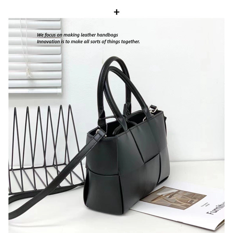 大容量编织手提包包女2023新款高级质感单肩腋下包时尚通勤托特包