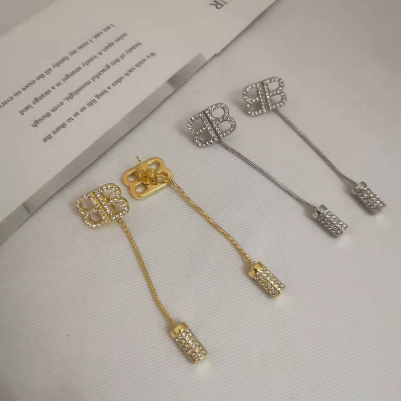 B家21新款双B满钻耳线女高级感气质INS风水钻耳钉超闪长款耳环