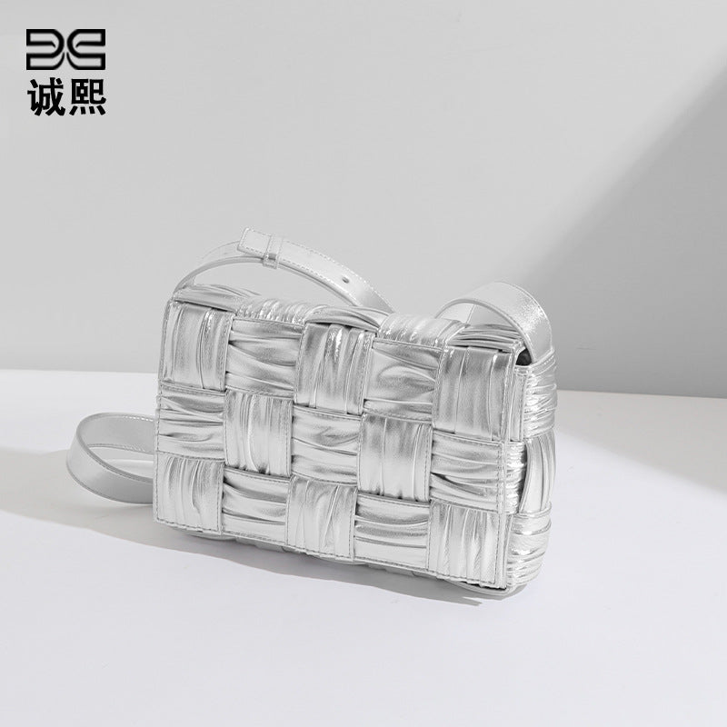 高质量工厂女包时尚百搭轻奢简约手工编织银色枕头包单肩包斜挎包