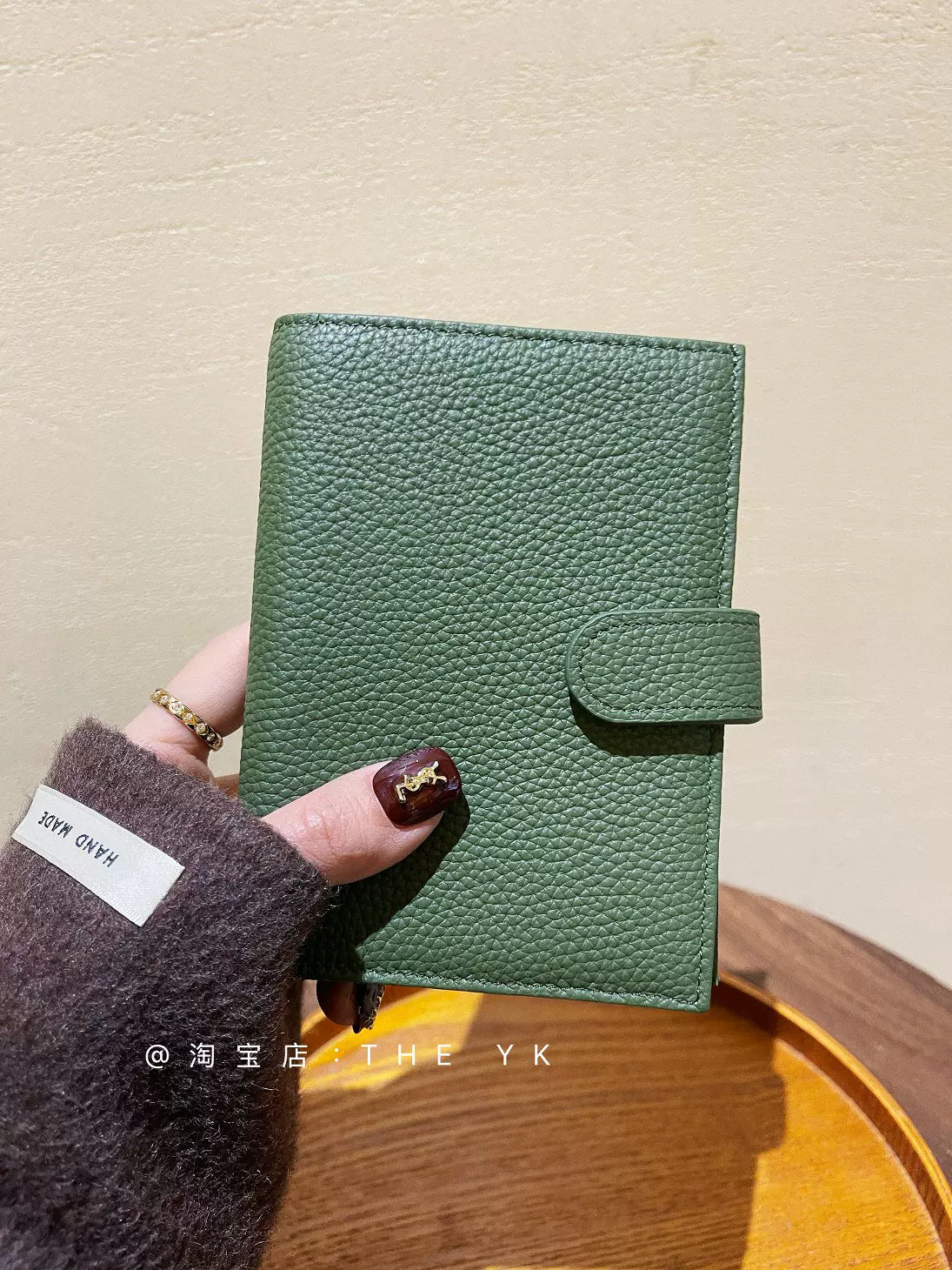 2025新款荔枝纹护照包大容量搭扣两折卡包钱包一体证件机票收纳包