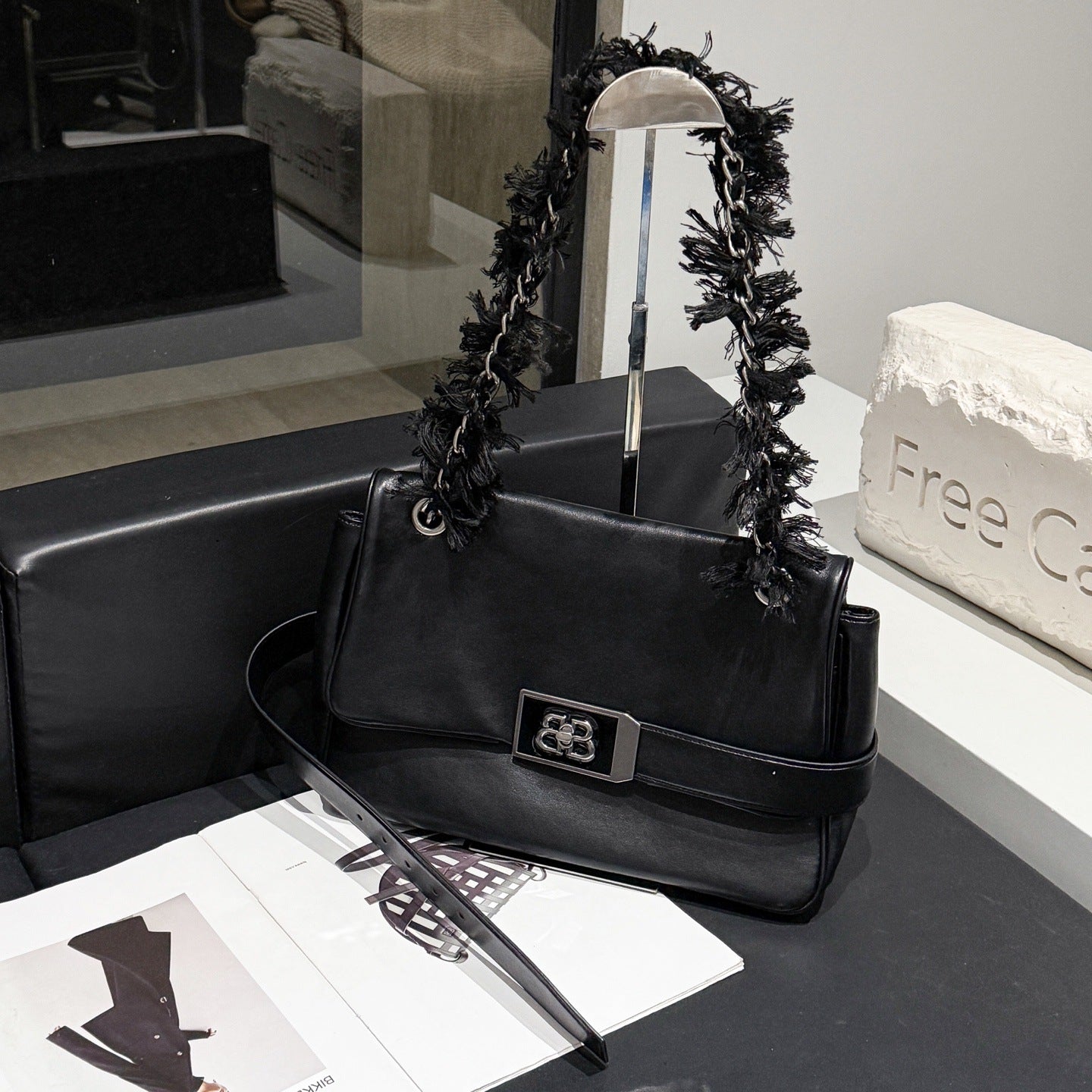 包包女2025新款上班通勤包B家魔都包黑色链条包大容量斜挎包真皮