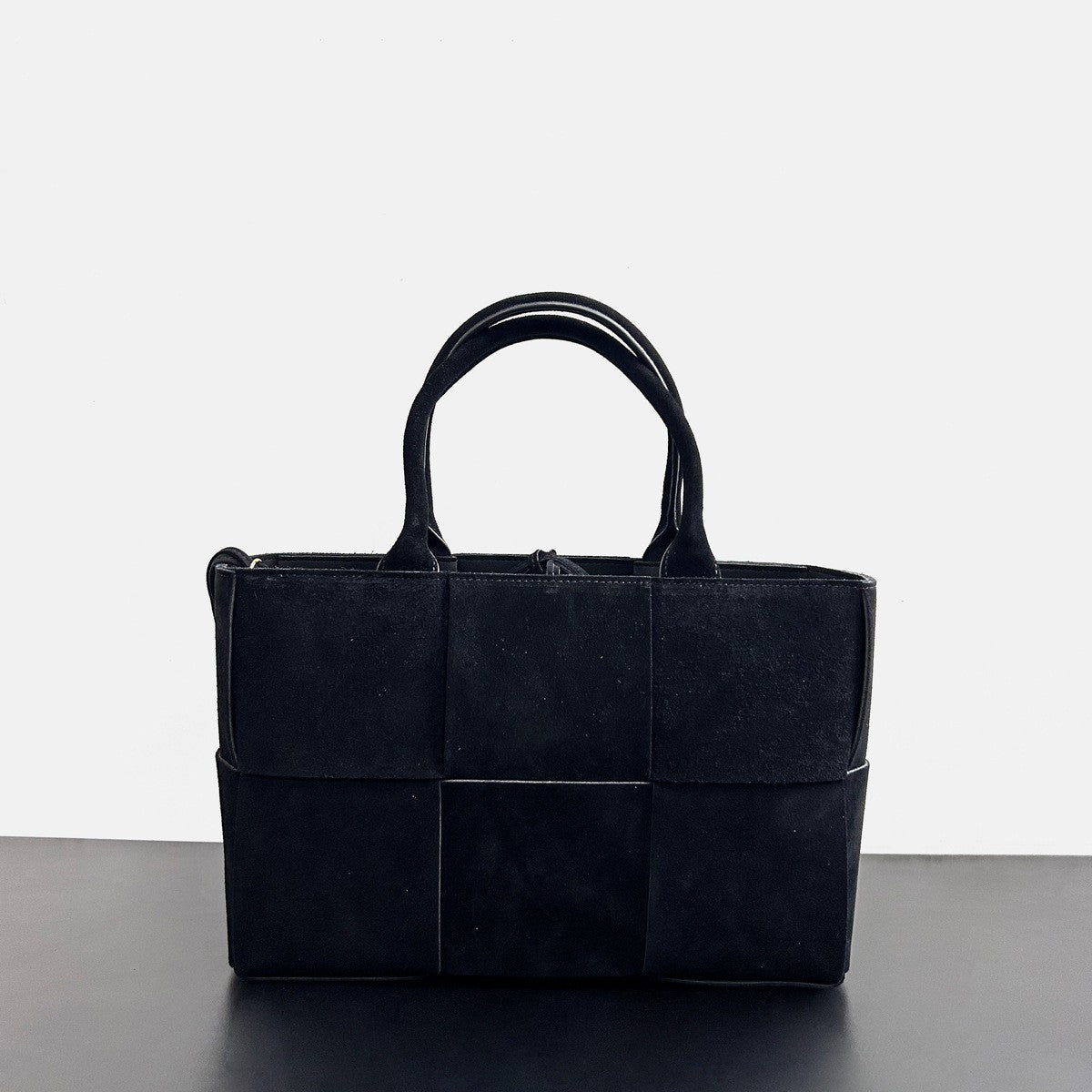 2024新款磨砂皮手工编织女款手提包大容量托特包购物袋单肩字母包