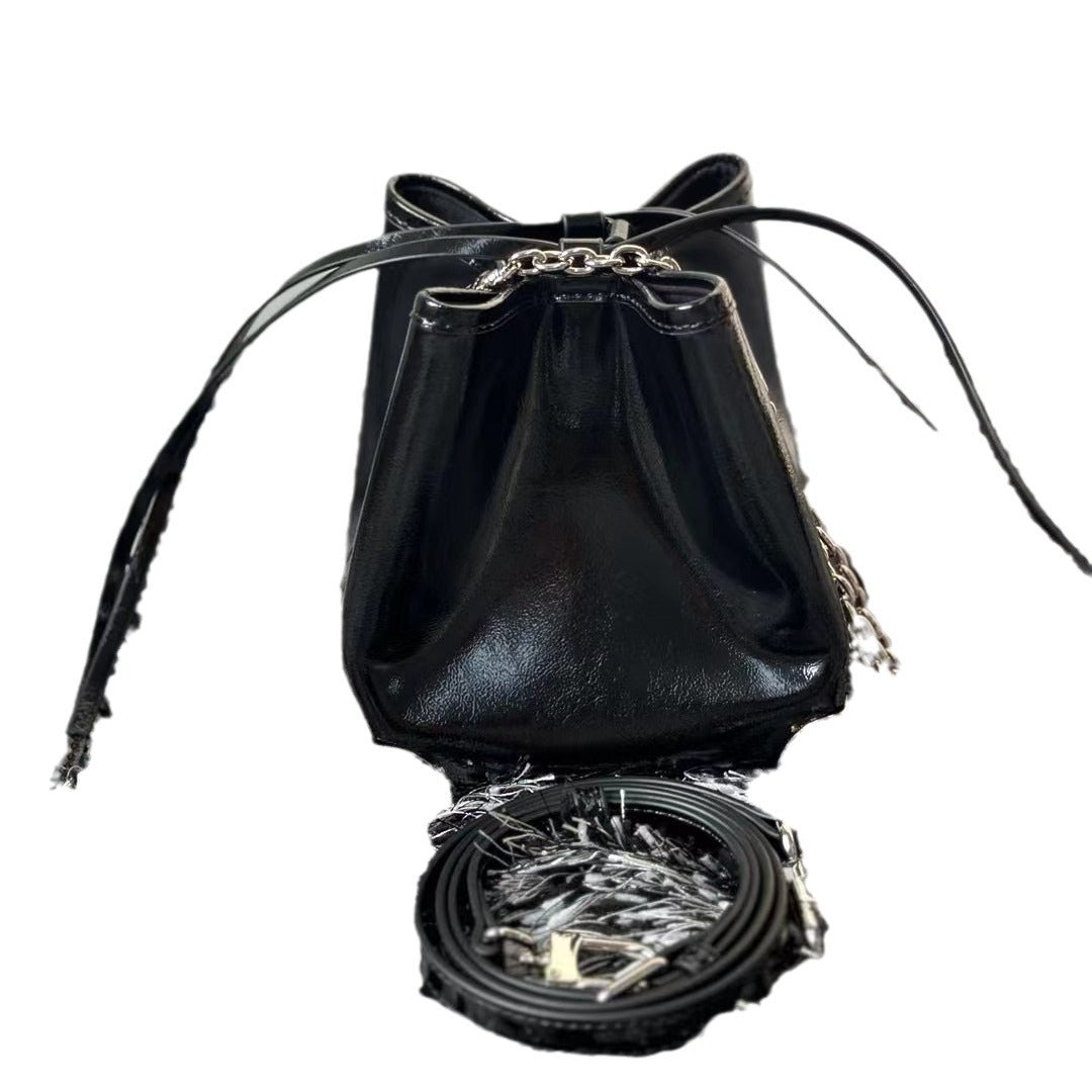 女包复古真皮抽绳手提水桶包高质量简约包头层牛皮腋下单肩斜挎包