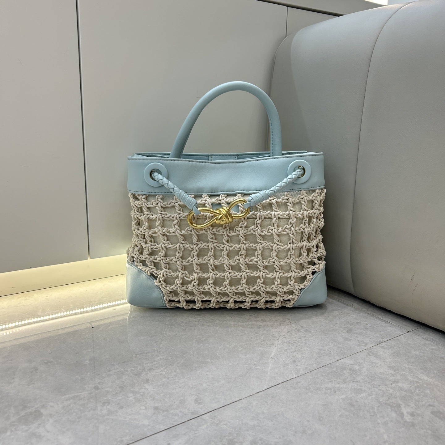 速卖通2025爆款拉菲草金属蝴蝶结托特包简约撞色手拎斜挎托特包包