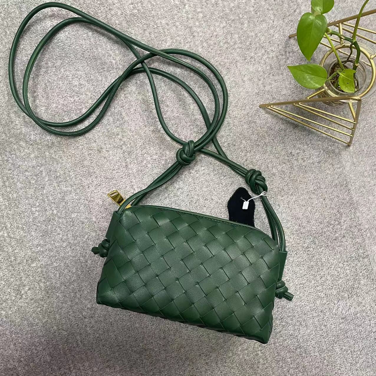 包包女2022新款真皮女包牛皮包包编织小方包饭盒包轻奢小包包潮牌