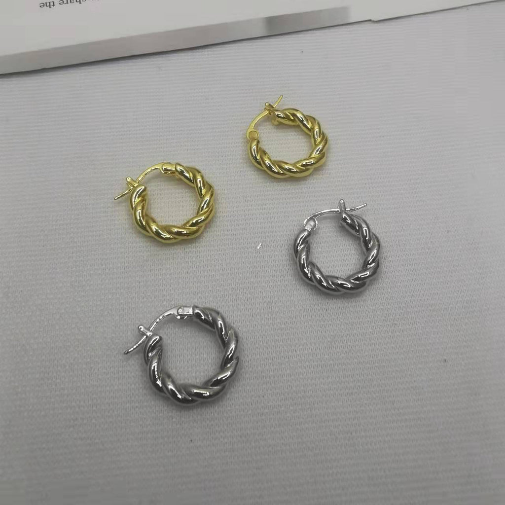 BV家21新款麻花耳环女高级感简约百搭光面环形扭扭耳扣几何小耳圈