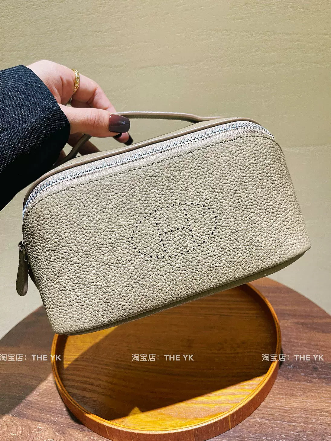 真皮刺绣H化妆包洗漱包旅行出差便捷化妆品口红收纳包大容量手拿