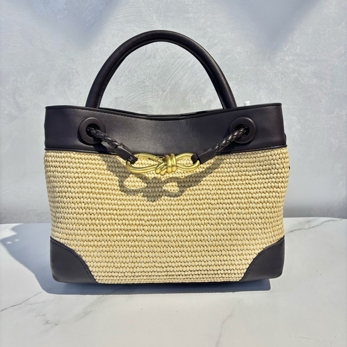 2025跨境新款包包彩虹草编单肩包包女休闲水桶包沙滩慵懒风女包