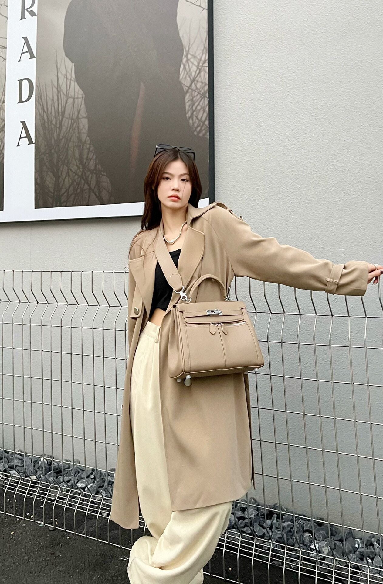 百搭通勤单肩斜挎包宽肩带凯莉包手提包真皮大容量单肩斜挎包女