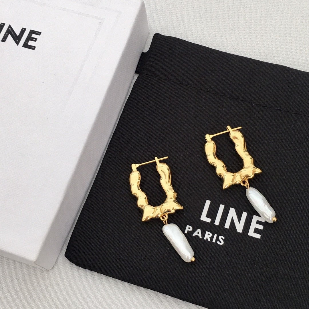 赛林家新款方形珍珠耳环女高级感个性气质黄铜镀金几何形耳扣