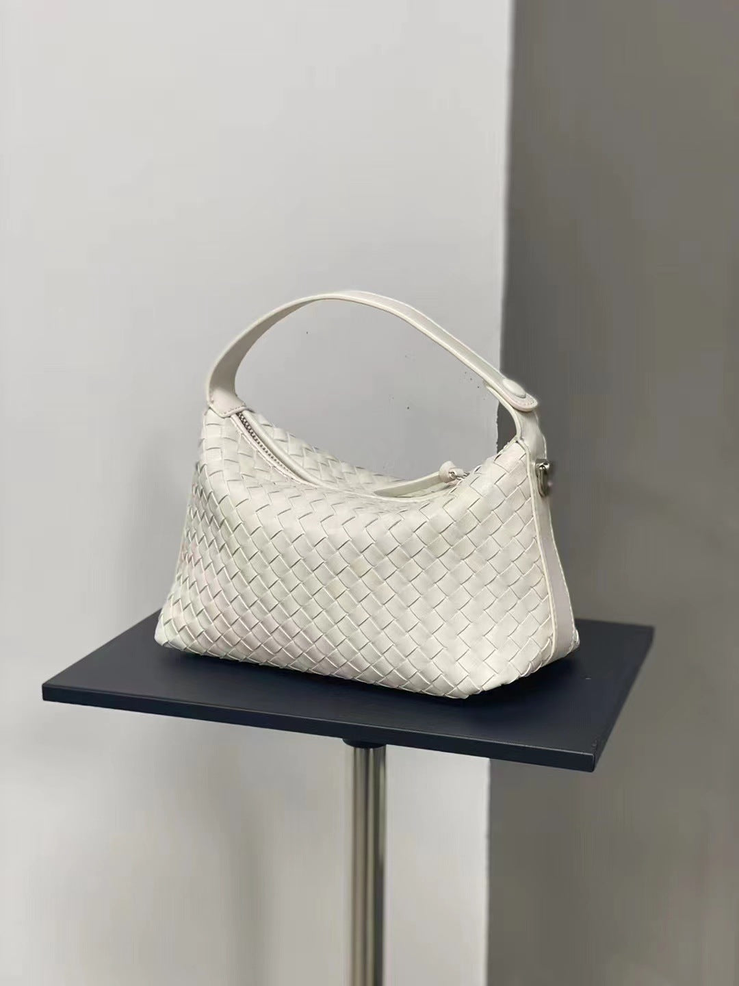 小众设计真皮手提编织托特包百搭斜挎菜篮子女包枕头包2022新