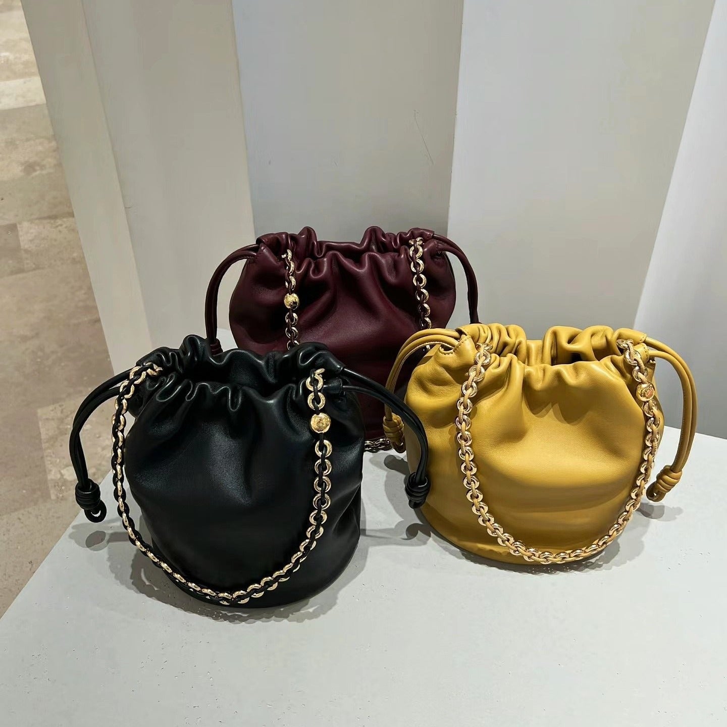 2024新中式斜挎女包牛皮福袋包水桶包抽绳云朵包单肩斜挎腋下女包