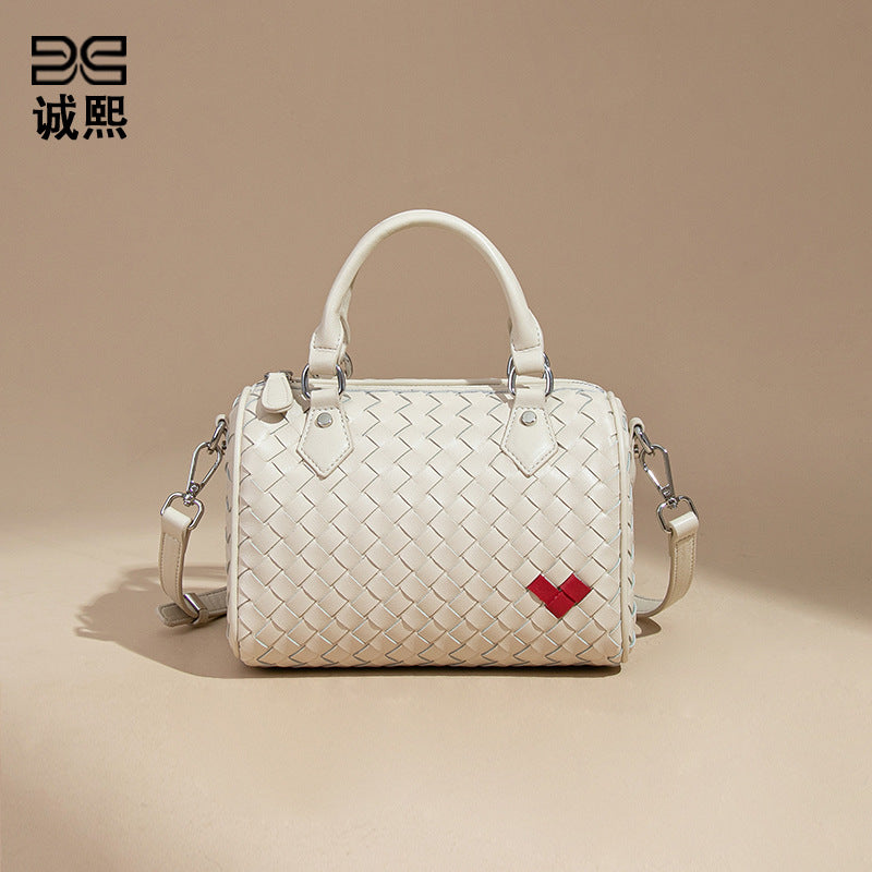 韩版新款爱心手提波士顿枕头包迷你百搭单肩斜跨包手工编织包包女