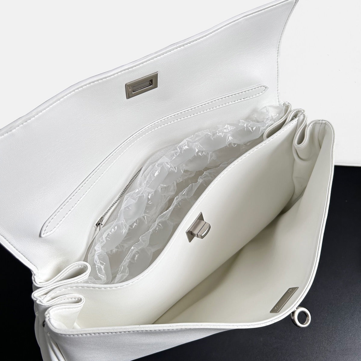 大气时尚锁扣牛皮女包2024新款链条轻便质感洋气真皮软皮斜挎包包