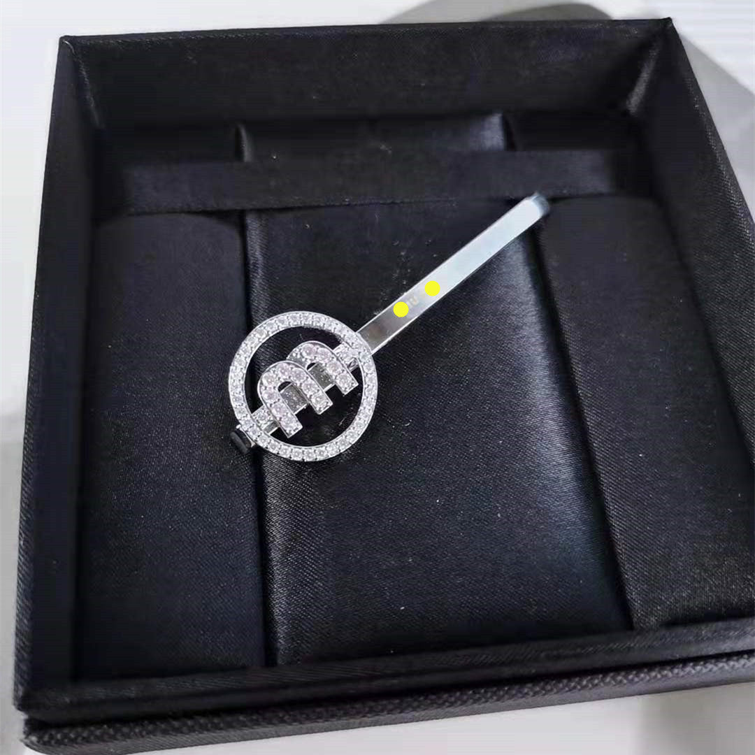 缪家早春新款发夹仿水晶粉色镶钻甜美气质一字弯夹M字母刘海夹