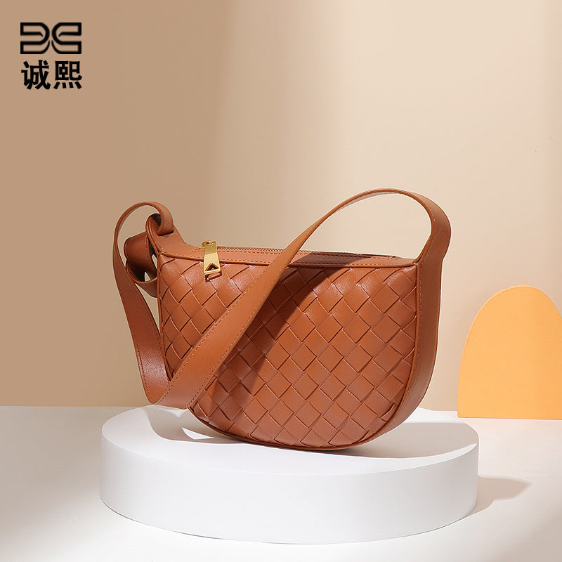 工厂现货批发编织女包高级感马鞍包手提单肩腋下包时尚小众半月包