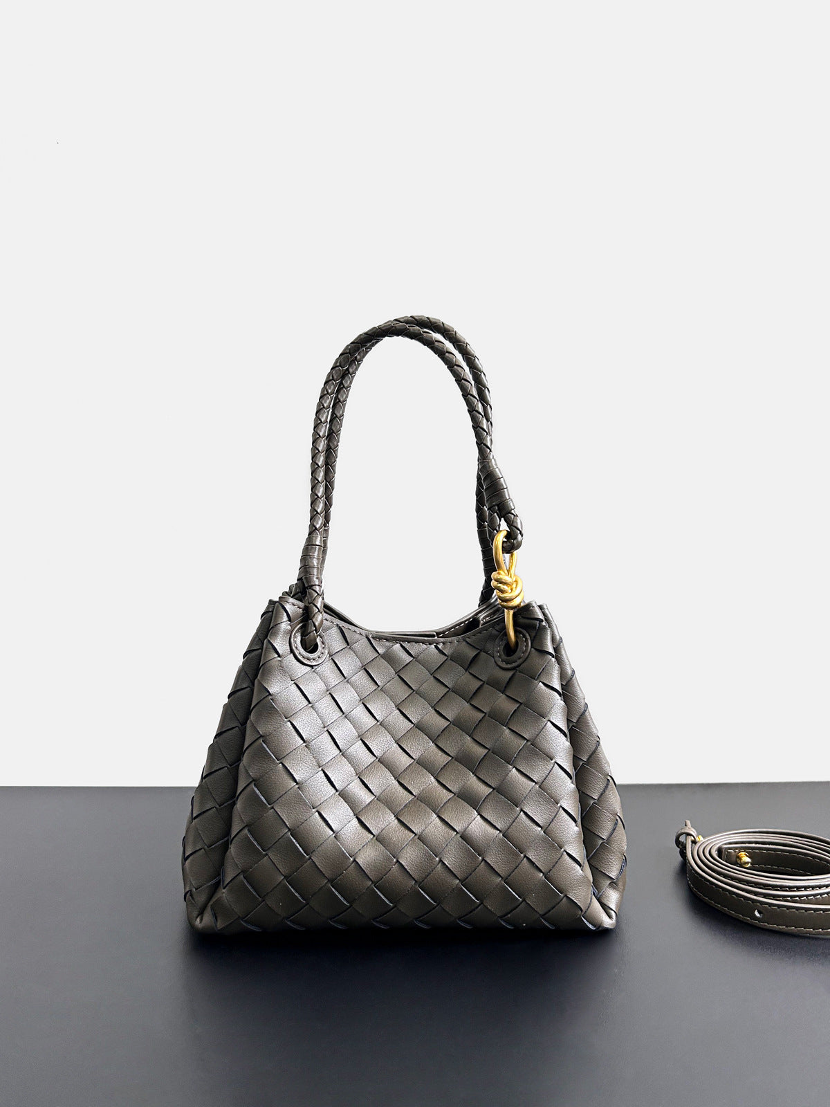 2024新款真皮编织降落伞包舒淇同款手提菜篮子大容量牛皮水桶包