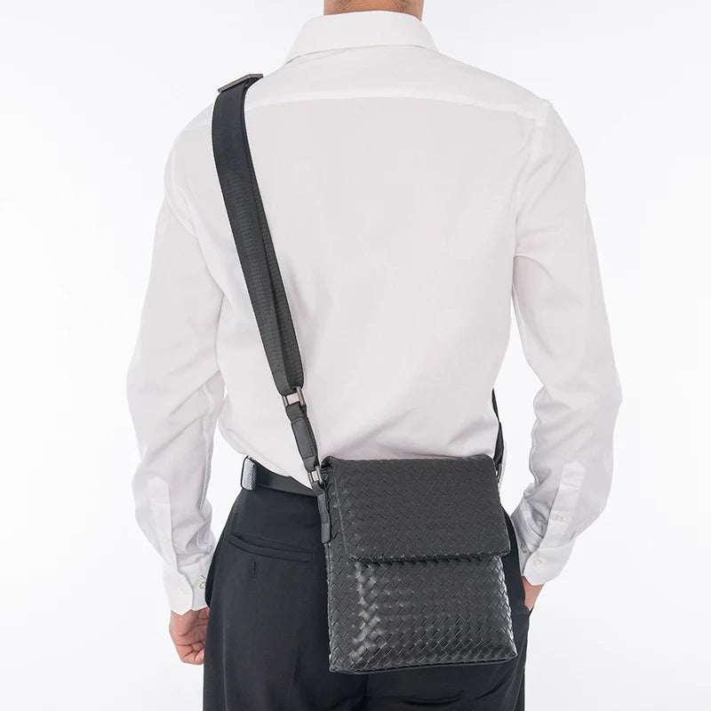 X&BV男包真皮斜挎包单肩包男休闲商务编织翻盖竖款时尚男士小背包