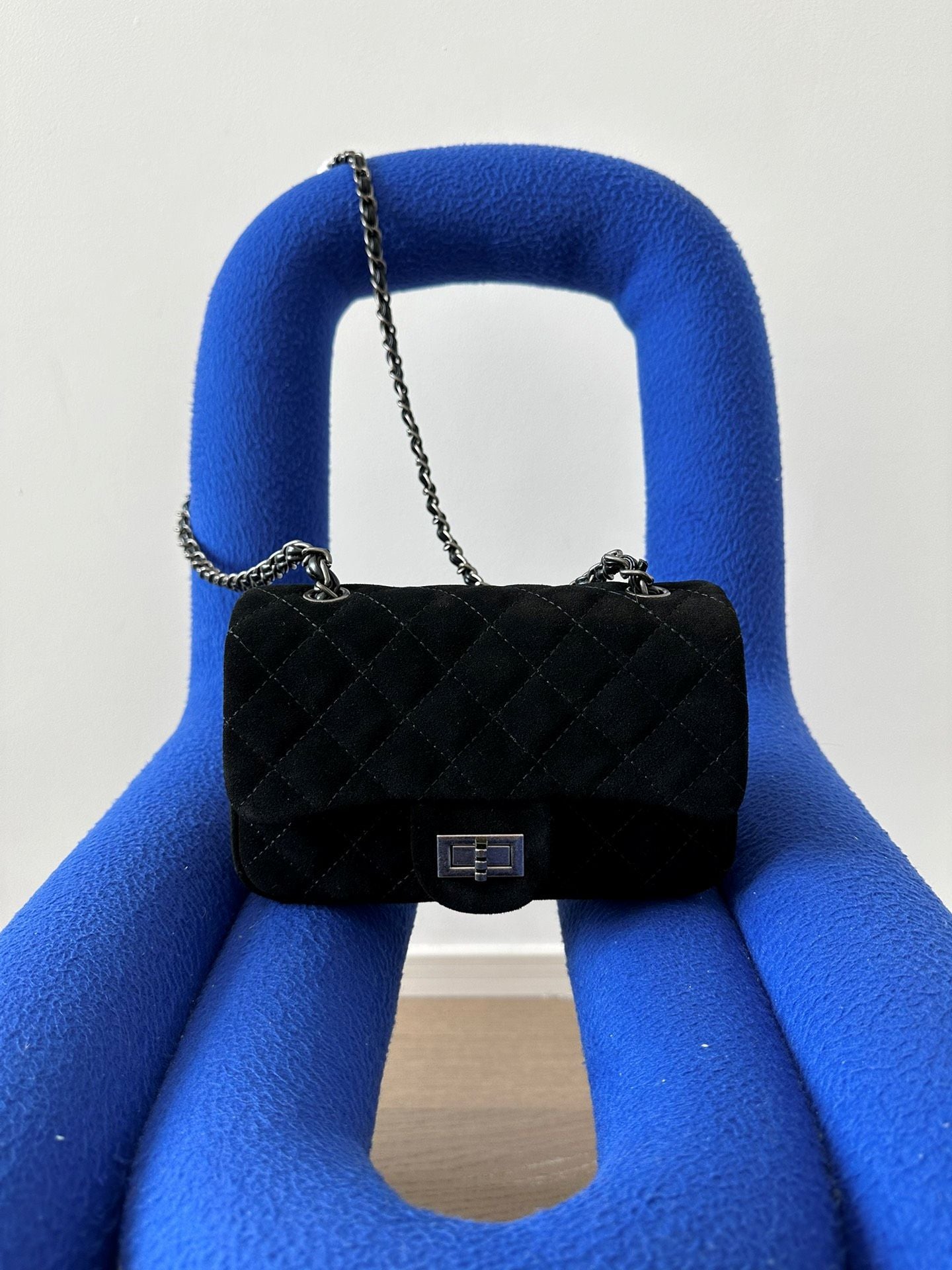 2023秋冬新款高级感复古锁扣车载线菱格链条单肩腋下包斜挎包潮女