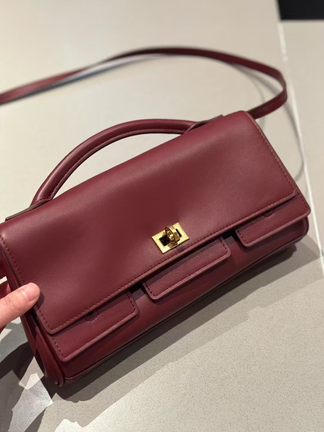 B家手提包晚宴真皮女包时尚单肩法棍包高级简约纯色轻奢百搭包包