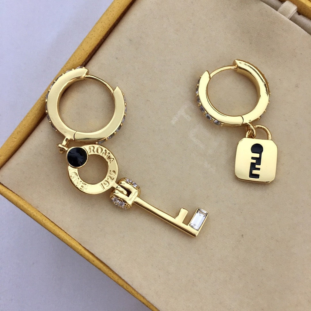 F新款镶钻钥匙字母耳环女高级感个性气质黄铜镀金滴油不对称耳圈