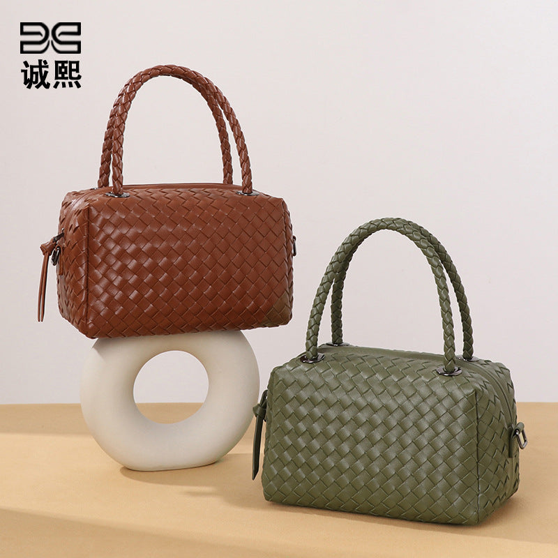 跨境欧时尚百搭手工编织包手提枕头包吐司包2024新款斜挎化妆包