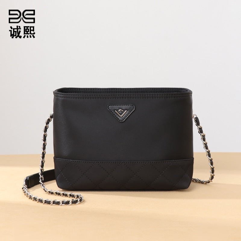 跨境风潮大容量单肩包时尚链条百搭通勤斜挎质感实用防水小方包女