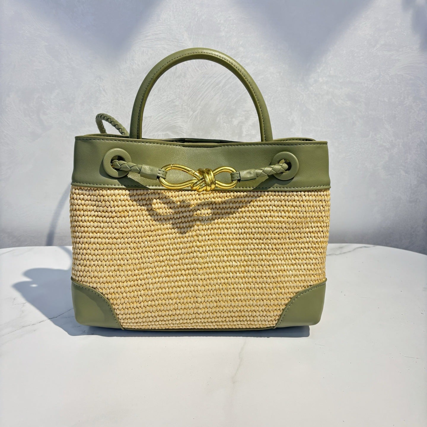 2025跨境新款包包彩虹草编单肩包包女休闲水桶包沙滩慵懒风女包