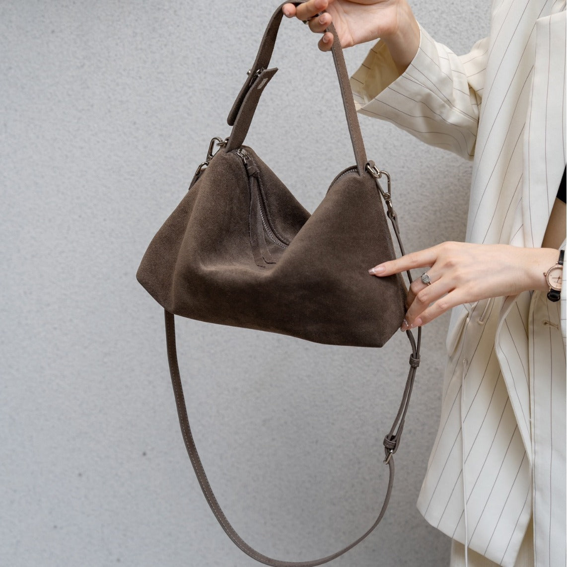 秋冬新款磨砂牛皮腋下包女单肩包韩版时尚白领真皮女包质感斜挎包