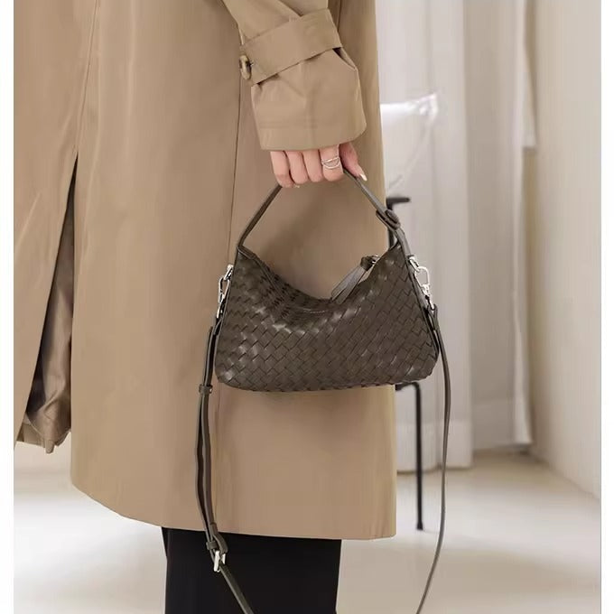 亚马逊小众真皮编织饺子包牛皮流浪风斜挎包女枕头包手拎包批发