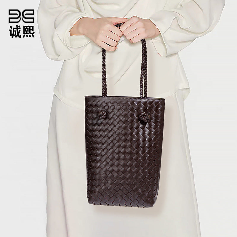 源头工厂定制手工编织包时尚手提托特女包潮流复古百搭单肩腋下包