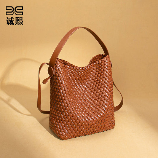 外贸复古大容量水桶包真皮单肩腋下时尚编织女包高级感手提子母包