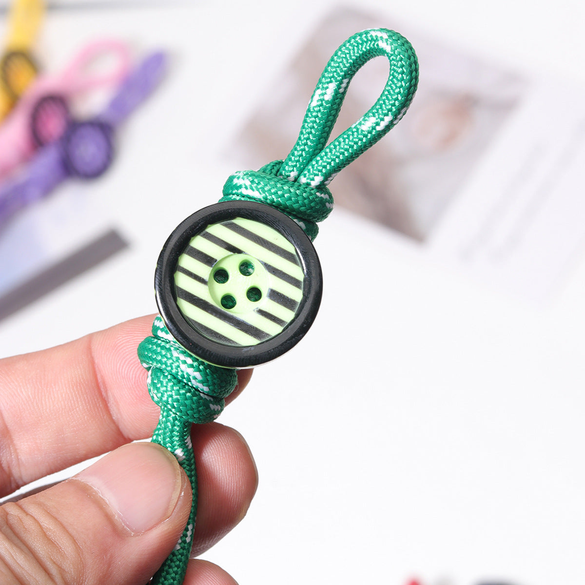 新款纽扣欧美波西米亚风涤纶纯手工编织钥匙扣包包挂件批发字母珠