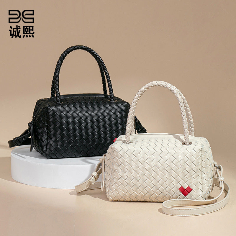 2025时尚新款爱心编织枕头包休闲波士顿手提女包大容量单肩斜跨包