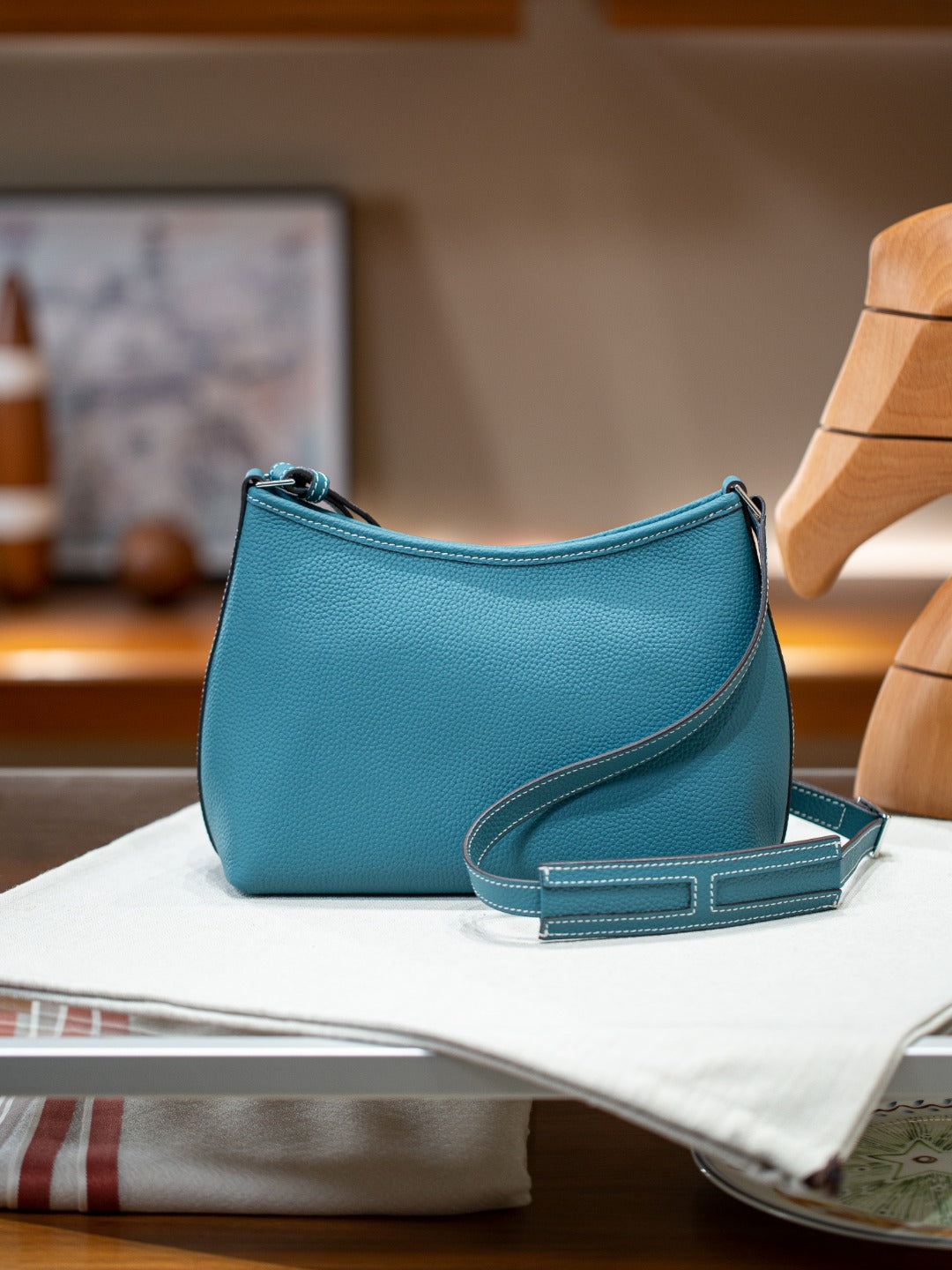 潮牌2025复古真皮包小众设计简约百搭单肩包头层牛皮气质斜挎女包