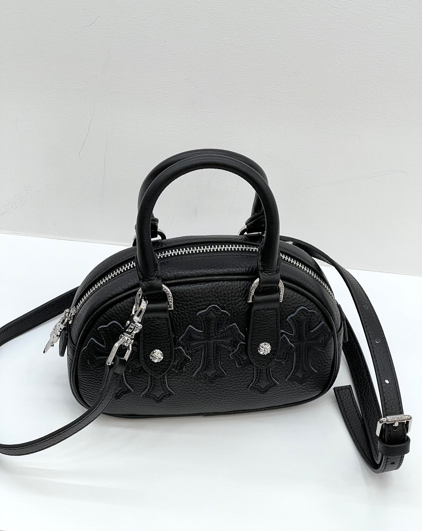 女包新款头层牛皮十字架保龄球包甜酷辣妹风枕头包手提单肩斜挎包