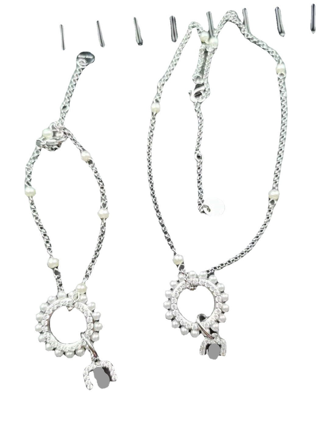 缪家新款锁骨链镶钻m字母吊坠满钻甜美时尚M字母珍珠项链女