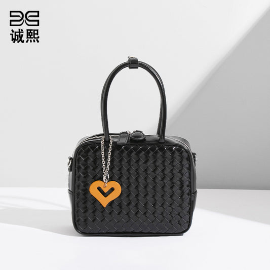 工厂直销新款包包手工编织质感爱心吊坠饼干包单肩手提斜挎小方包