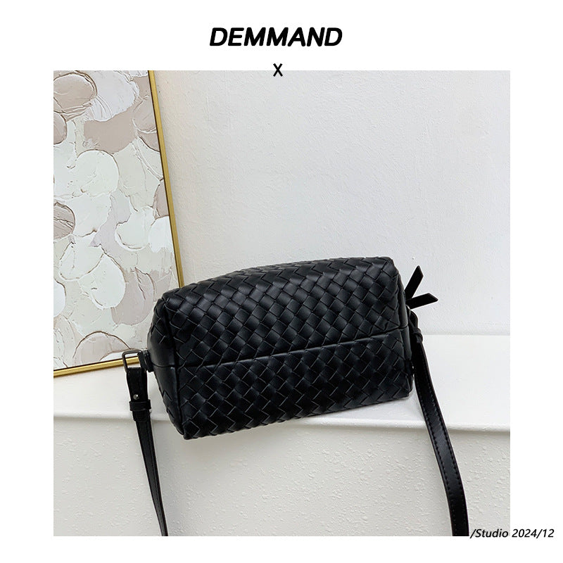 2024新款编织包包女小众高级酒红色手拎单肩斜挎小方包相机枕头包