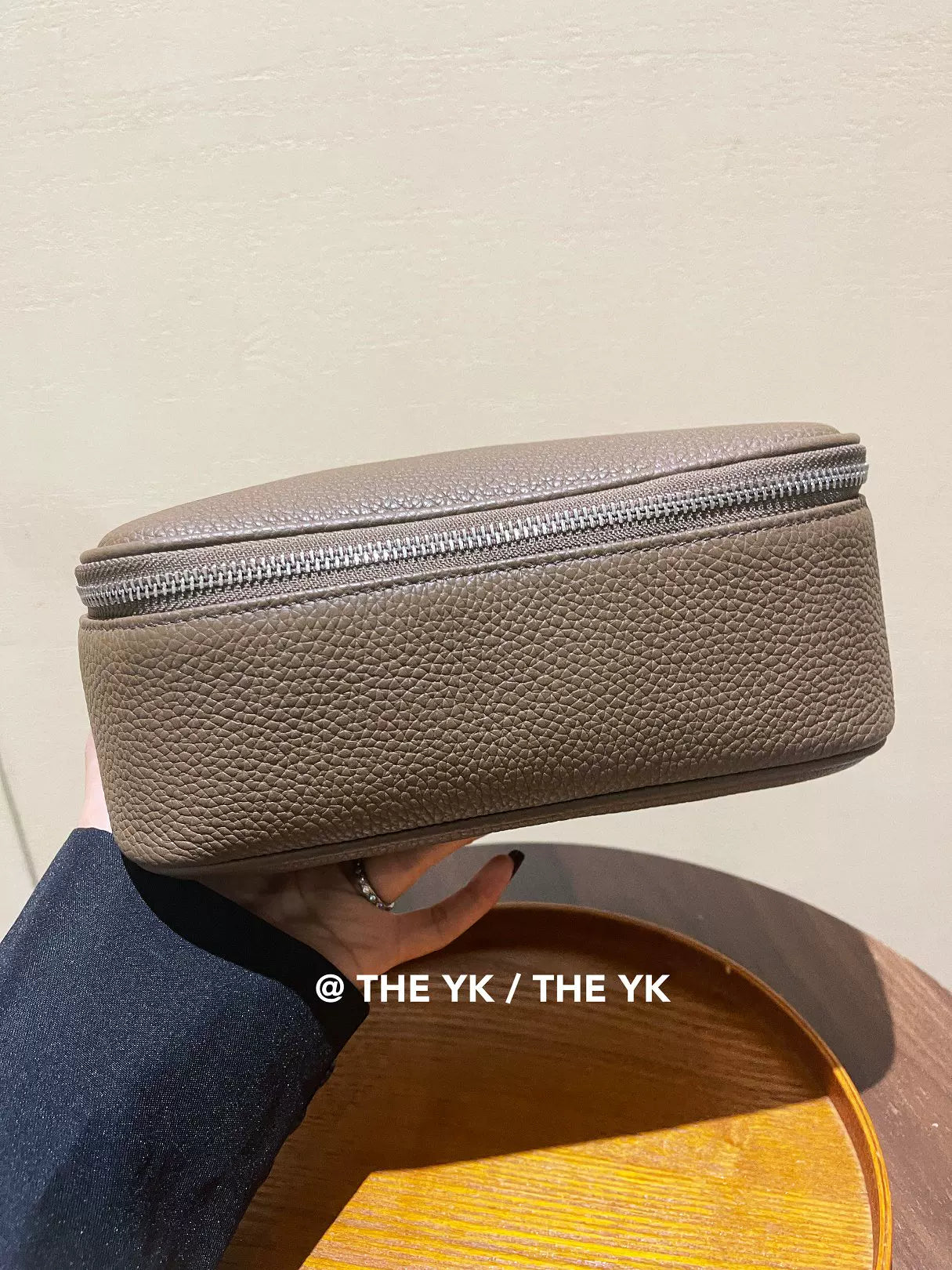 togo牛皮化妆包女2025新款高级感小众设计手提包便携旅行洗漱包