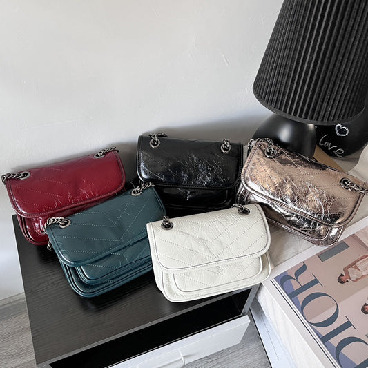 真皮腋下包女2023新款油蜡皮邮差包流浪包复古链条包斜挎一件代发