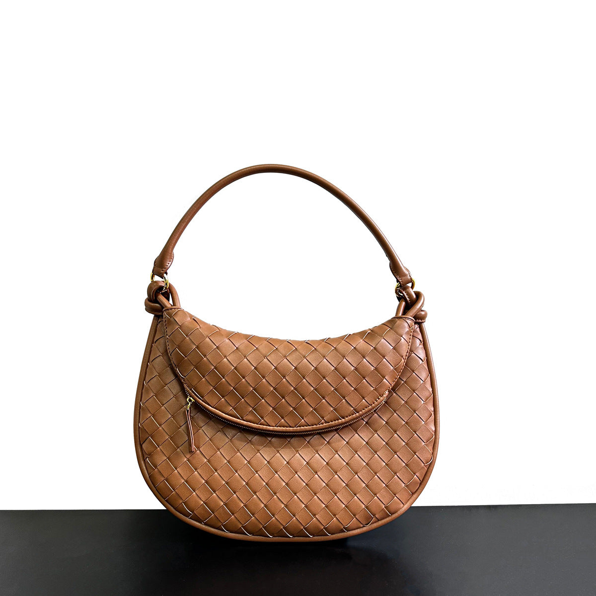 新月包斜挎包女2023新款高级感小众饺子包软皮单肩真皮时尚腋下包